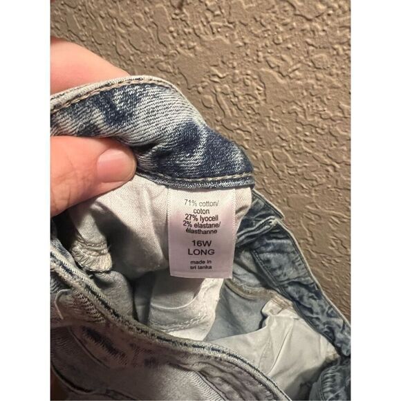 m Jeans By Maurices Light Colored Mid-Rise Kick Boot Ankle Jeans Woman’s Size 16 - Picture 14 of 15